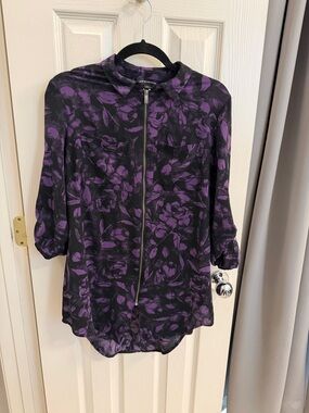 Rock & Republic Black and Purple Floral Zip-Front Blouse